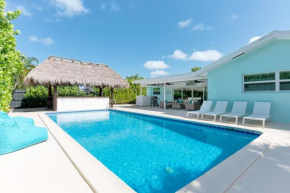Tropical Villa Pool Home w/ Tiki Bar! Sleeps 9!
